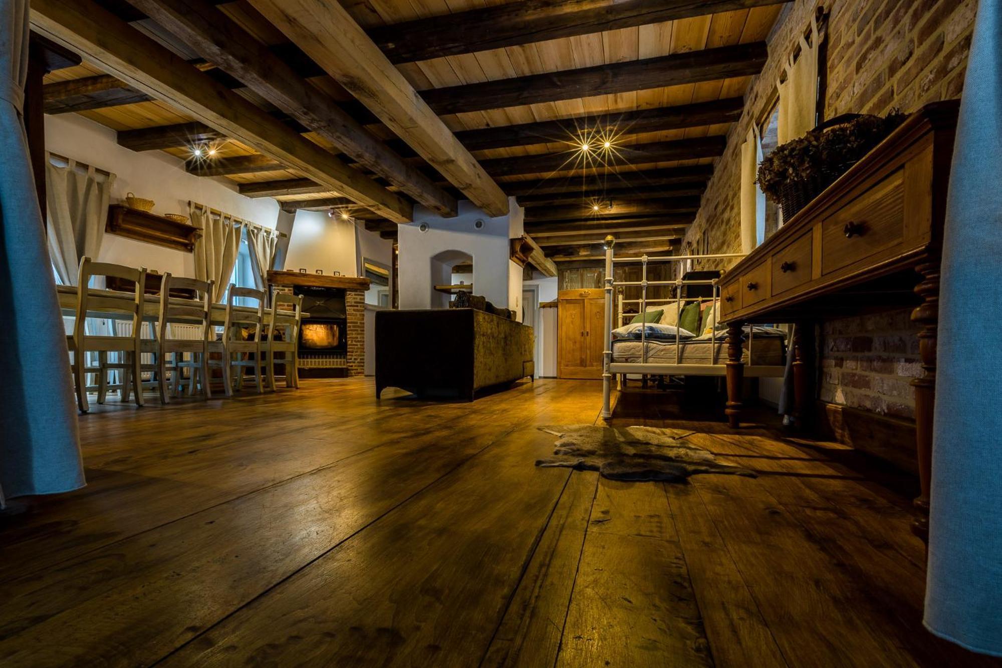 Gosciniec Pod Zajacem Bed & Breakfast Olesnica  Exterior photo