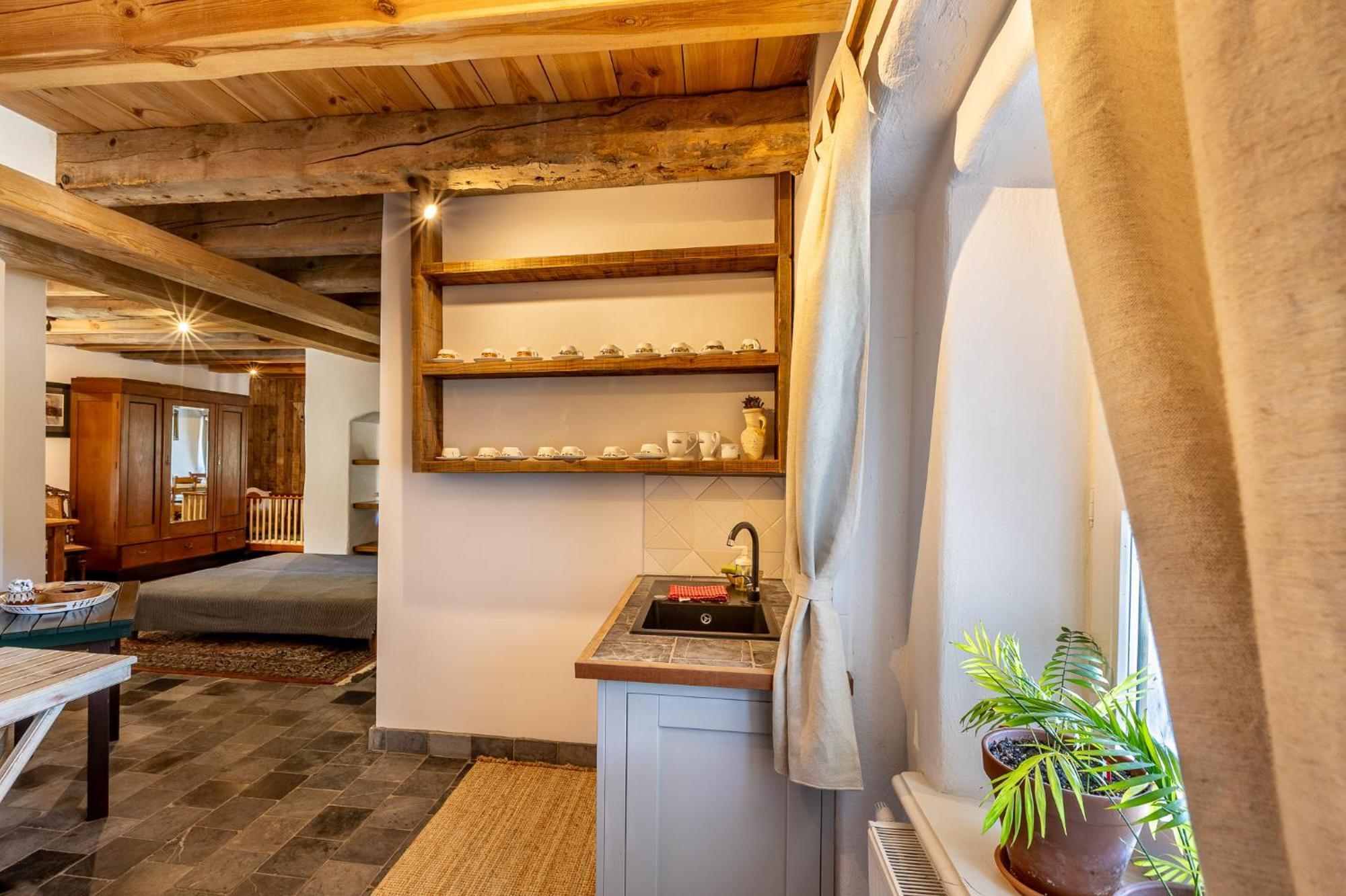 Gosciniec Pod Zajacem Bed & Breakfast Olesnica  Exterior photo