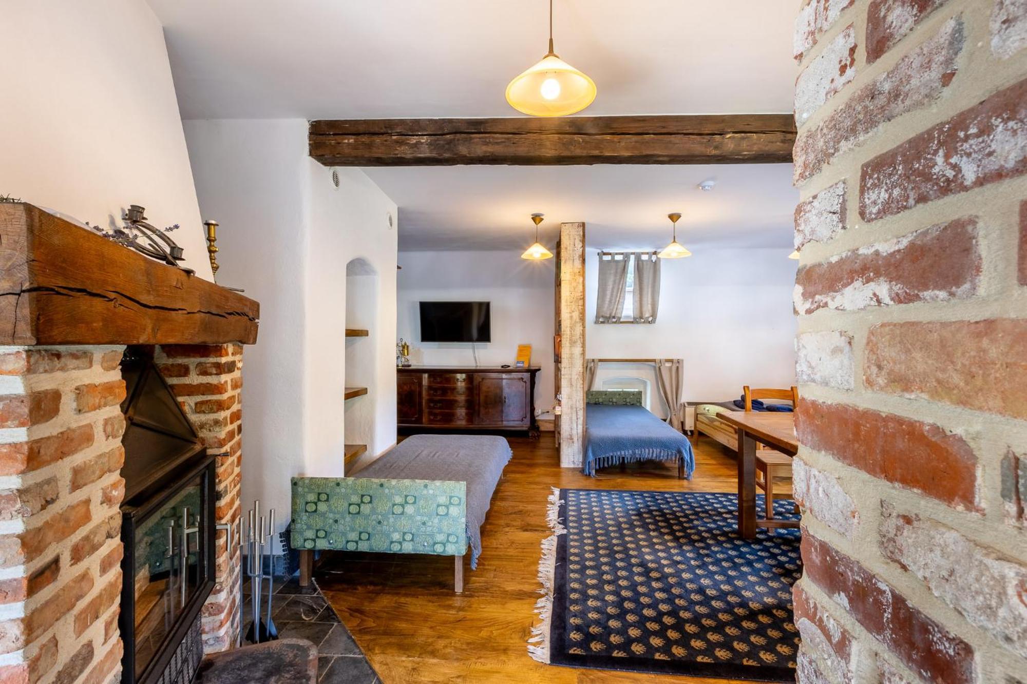 Gosciniec Pod Zajacem Bed & Breakfast Olesnica  Exterior photo