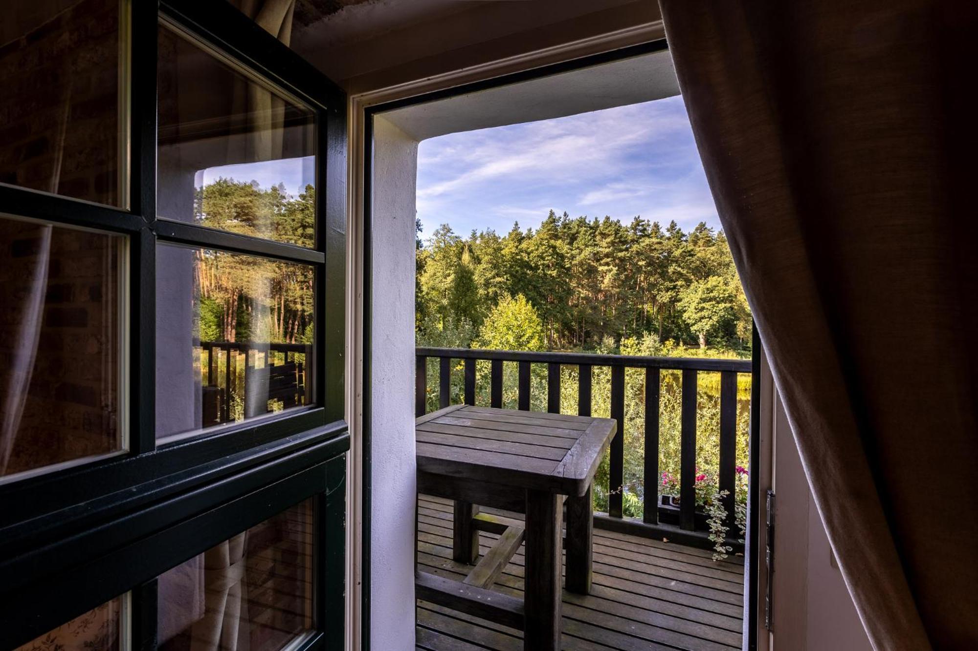 Gosciniec Pod Zajacem Bed & Breakfast Olesnica  Exterior photo