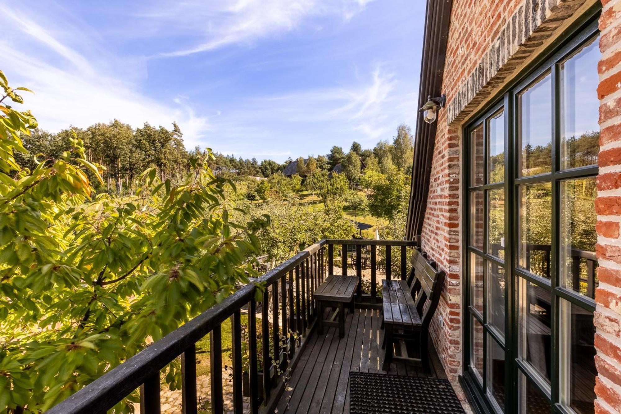 Gosciniec Pod Zajacem Bed & Breakfast Olesnica  Exterior photo