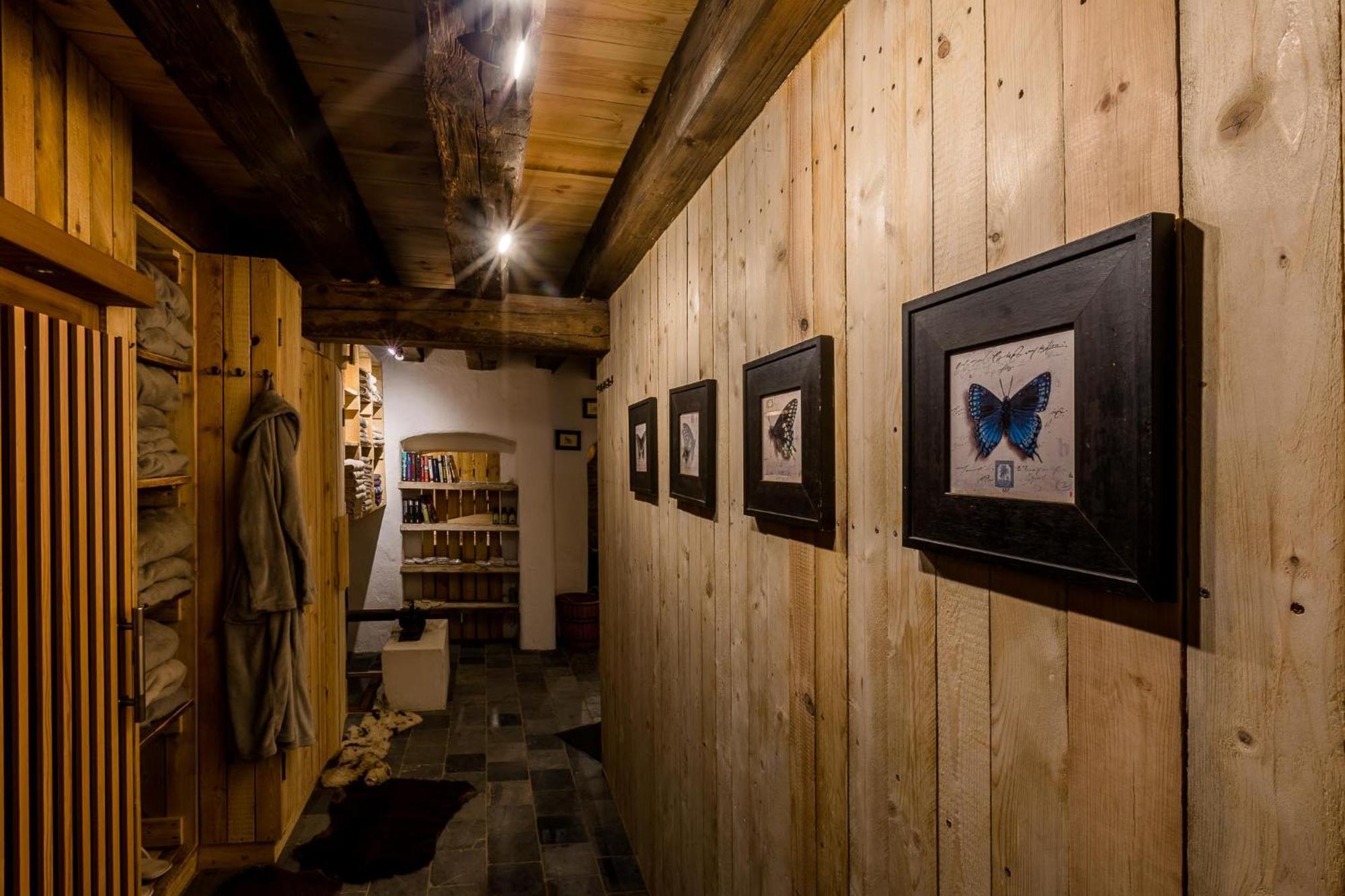 Gosciniec Pod Zajacem Bed & Breakfast Olesnica  Exterior photo